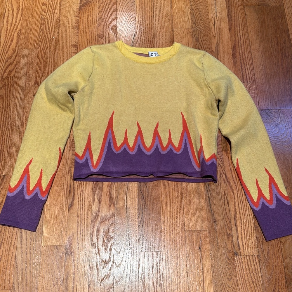 Tic Toc flame cropped sweater size small